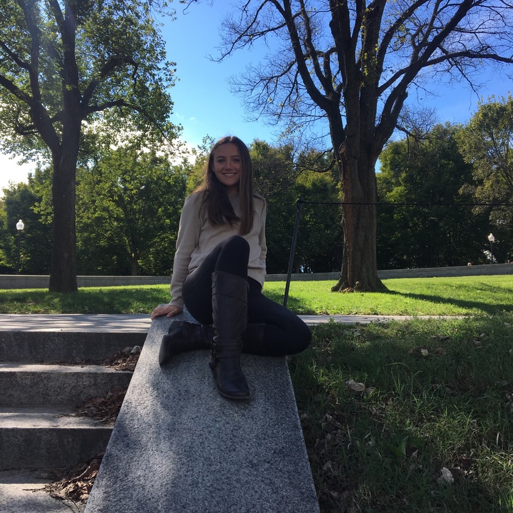 Meet your Posher, Melina